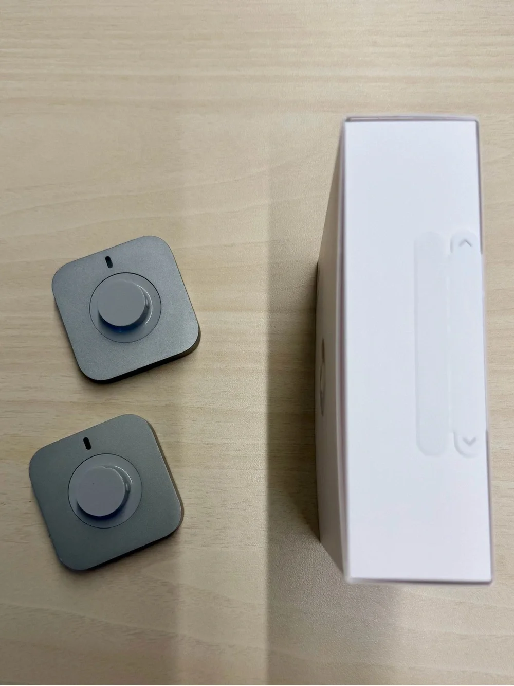 Oura 4 Ring (Gold) with Three Charging Docks - Unopened Box